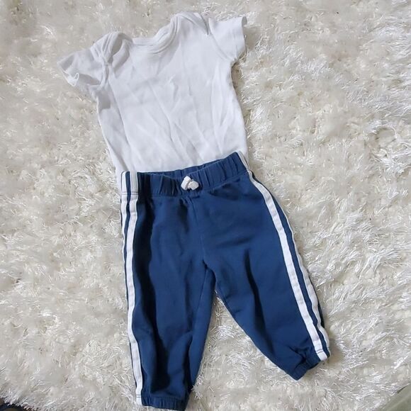 Carters Pants size 6 months & moon & back onsie - Picture 1 of 6
